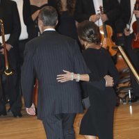 Los Reyes Felipe y Letizia, muy enamorados en el Concierto Premios Princesa de Asturias 2018