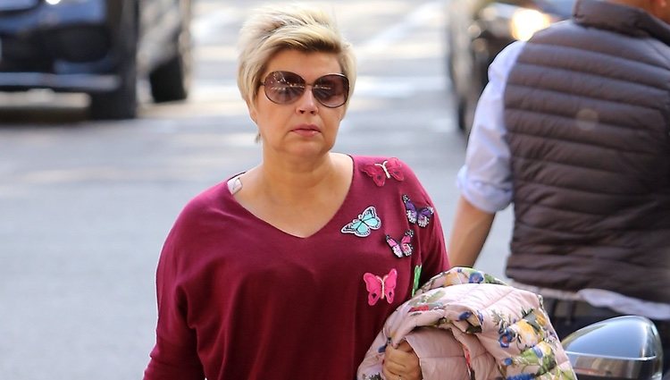 Terelu Campos acudiendo a una revisión dos semanas después de su doble mastectomía