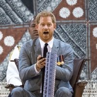 El Príncipe Harry en la ceremonia de bienvenida en Fiji
