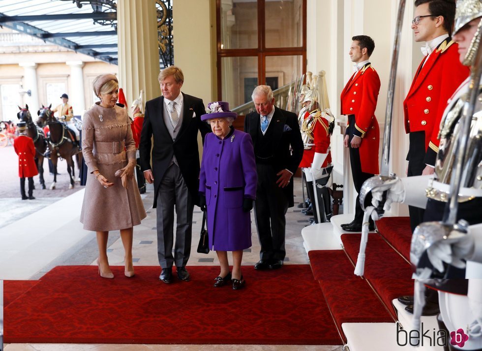 Guillermo y Máxima de Holanda con la Reina Isabel y el Príncipe Carlos en su Visita de Estado a Reino Unido