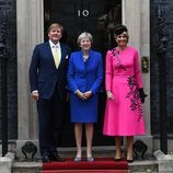 Guillermo Alejandro y Máxima de Holanda con la Primera Ministra británica, Theresa May