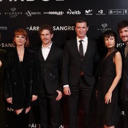 María Mollins, Najwa Nimri, Álvaro Cervantes, Julio Medem , Úrsula Corberó y Daniel Grao en la premiere de 'El árbol de Sangre'