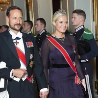 El Príncipe Haakon y la Princesa Mette-Marit en una cena oficial en el Palacio Real