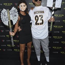 Mel B y Gary Madatyan disfrazados de los Beckham en la fiesta de Halloween 2018 de Heidi Klum