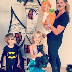 Magdalena de Suecia con sus hijos Leonor, Nicolas y Adrienne en Halloween 2018