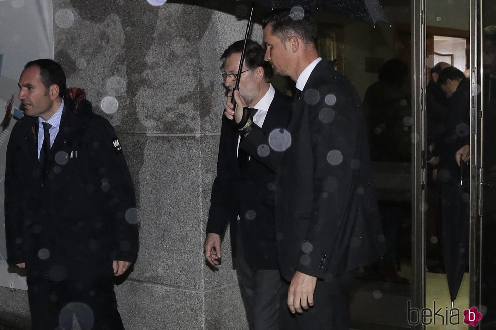Mariano Rajoy en el funeral de su padre