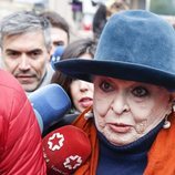 Lucía Bosé acudiendo a su juicio por una apropiación indebida