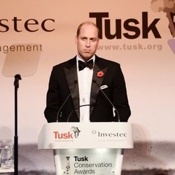 Guillermo de Inglaterra leyendo un discurso en los Tusk Conservation Awards 2018