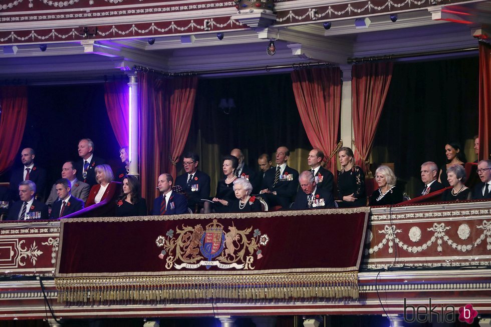 La Familia Real británica durante el Festival of Remembrance 2018