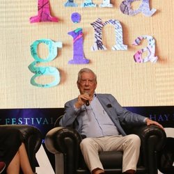 Mario Vargas Llosa durante su coloquio en 'Hay Festival'