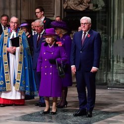 La Reina Isabel, el Príncipe Carlos y Camilla Parker en la misa por el centenario del final de la I Guerra Mundial