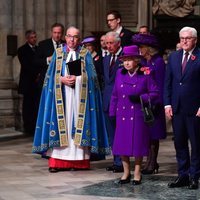 La Reina Isabel, el Príncipe Carlos y Camilla Parker en la misa por el centenario del final de la I Guerra Mundial