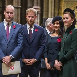 El Príncipe Guillermo y Kate Middleton y el Príncipe Harry y Meghan Markle en la misa por el centenario del final de la I Guerra Mundial