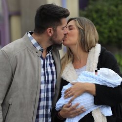 Cristian Toro y Susana Salmerón besándose