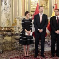 Los Reyes Felipe y Letizia con el presidente de Perú, Martín Alberto Vizcarra, y su esposa