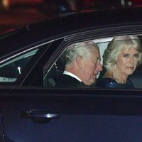 El Príncipe Carlos y Camilla Parker en la cena por el 70 cumpleaños del Príncipe de Gales