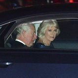 El Príncipe Carlos y Camilla Parker en la cena por el 70 cumpleaños del Príncipe de Gales