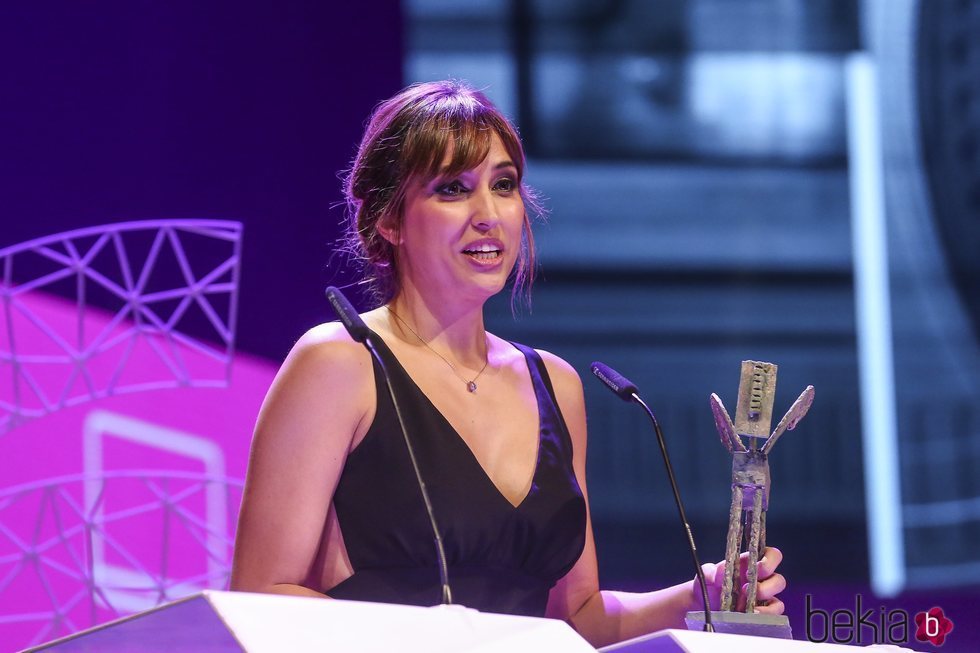 Sandra Sabatés recogiendo su galardón en los Premios Ondas 2018