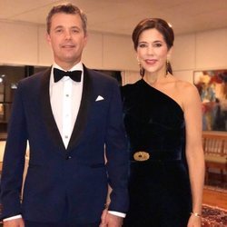 Federico y Mary de Dinamarca en el 70 cumpleaños del Príncipe Carlos