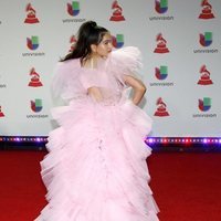 Rosalía en la alfombra roja de los Grammy Latinos 2018