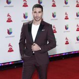 Miguel Ángel Silvestre en la alfombra roja de los Grammy Latinos 2018