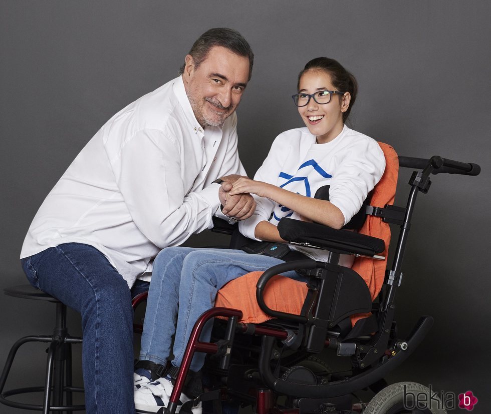 Carlos Herrera posa para el Calendario Solidario Hospital San Rafael 2019