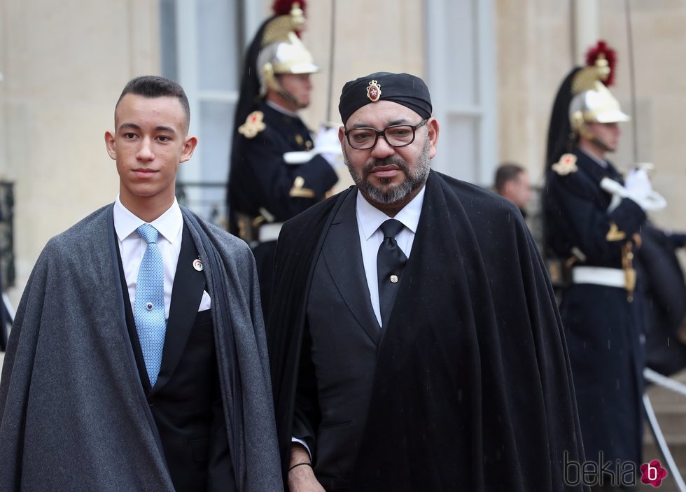 Mohamed VI de Marruecos con su hijo Moulay Hassan