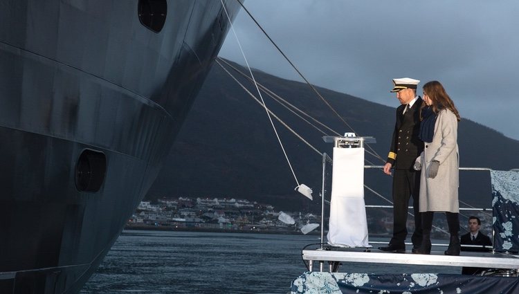 Ingrid Alexandra de Noruega bautiza el barco Príncipe Haakon