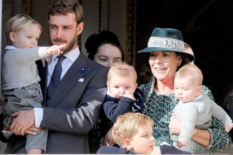 Pierre Casiraghi con sus hijos y sus sobrinos junto a la Princesa Carolina en el Día Nacional de Mónaco 2018