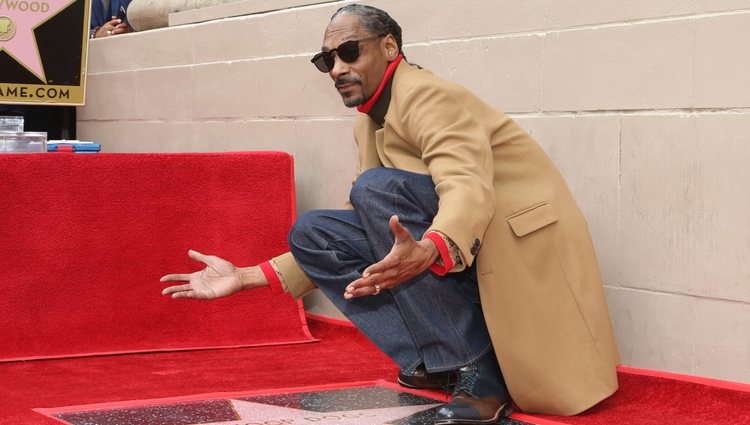Snoop Dogg recibe una estrella en el Paseo de la Fama de Hollywood
