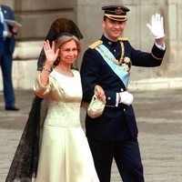 La Reina Sofía acompaña al Rey Felipe el día de su boda