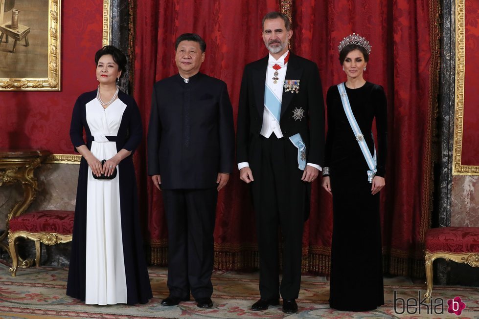 Los Reyes Felipe y Letizia con Xi Jinping y Peng Liyuan en la cena de gala por la visita del presidente de China