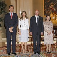 Los Príncipes de Asturias, los Reyes de Bulgaria y los Duques de Calabria en un acto oficial
