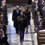 Donald y Melania Trumo llegando al funeral de George W. H. Bush