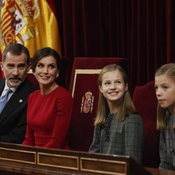 Los Reyes Felipe y Letizia, la Princesa Leonor y la Infanta Sofía en el 40 aniversario de la Constitución