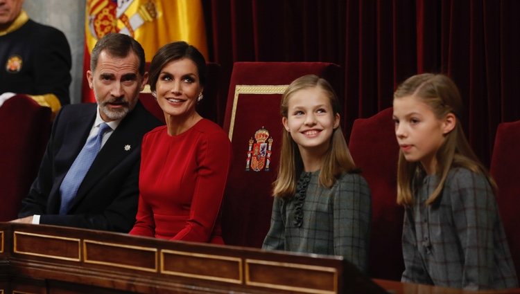 Los Reyes Felipe y Letizia, la Princesa Leonor y la Infanta Sofía en el 40 aniversario de la Constitución