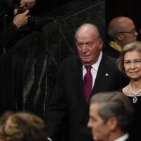 Los Reyes Juan Carlos y Sofía a su llegada al acto por el 40 aniversario de la Constitución