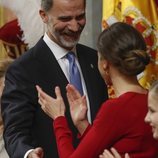 El Rey Felipe, emocionado por el aplauso de la Reina Letizia en el 40 aniversario de la Constitución
