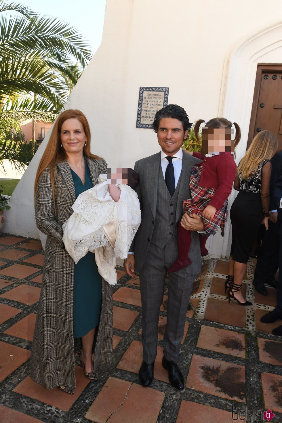 Olivia de Borbón y Julián Porras en el bautizo de su segundo hijo