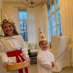 Estela y Oscar de Suecia, muy divertidos en la celebración de Santa Lucía