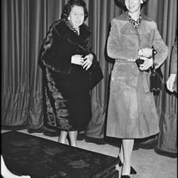 La Reina Fabiola de Bélgica junto a su madre, la Marquesa de Casa Torres