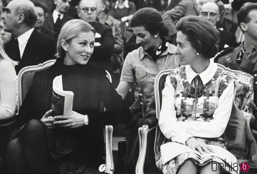 La Reina Fabiola de Bélgica junto a su cuñada, la Princesa Paola de Lieja