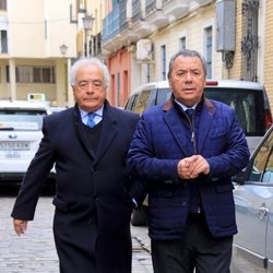 Antonio Romero y Rafael Ruiz acudiendo al entierro de Chiquetete