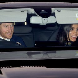 El Príncipe Harry y Meghan Markle en el almuerzo navideño en Buckingham Palace 2018