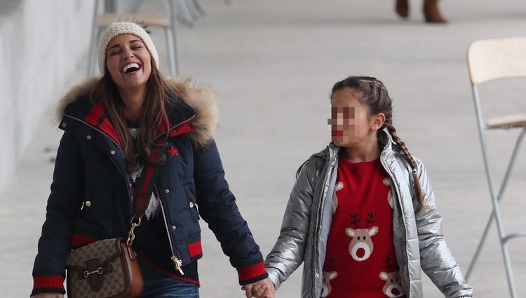 Paula Echevarría con su hija Daniella Bustamante partiéndose de risa