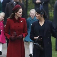 Kate Middleton y Meghan Markle llegando a la Misa de Navidad 2018