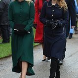 La princesa Beatriz de York y Autumn Kelly llegando a la Misa de Navidad 2018