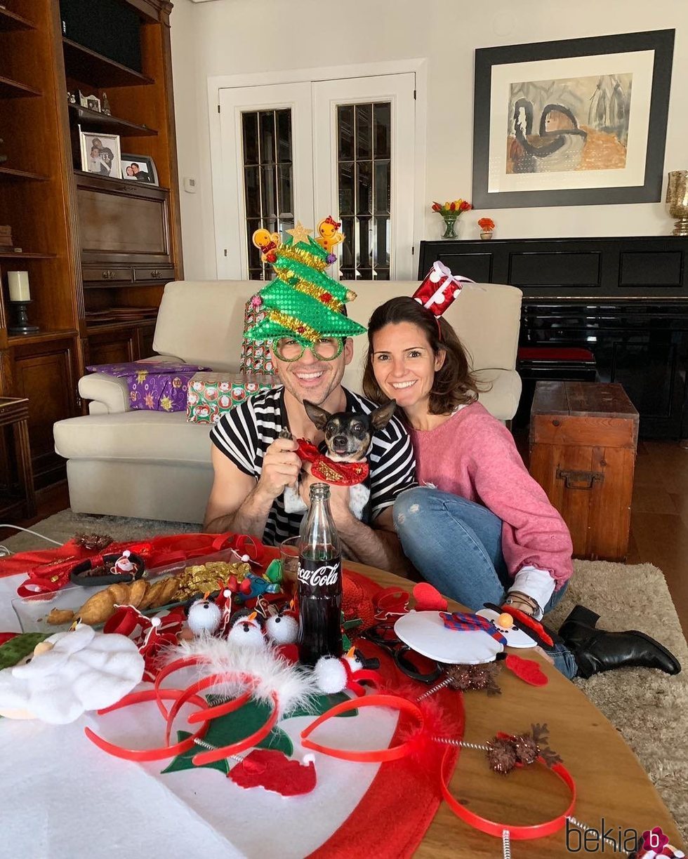 Miguel Ángel Silvestre y su hermana en Navidad