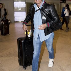 Kiko Matamoros en el aeropuerto de Madrid tras pasar Nochevieja 2018 en Punta Cana