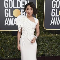 Sandra Oh en la alfombra roja de los Globos de Oro 2019